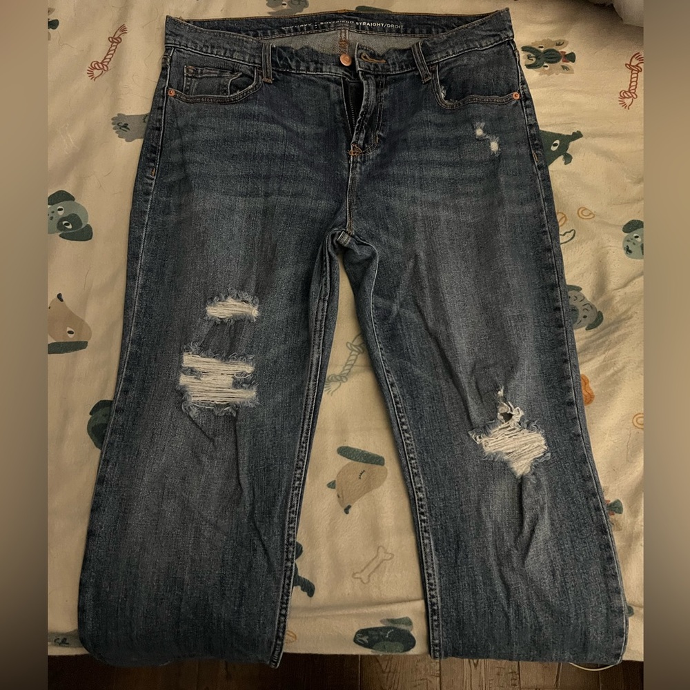 **LAST CHANCE** LOW PRICE** Old Navy Ripped Boyfriend Straight Jeans